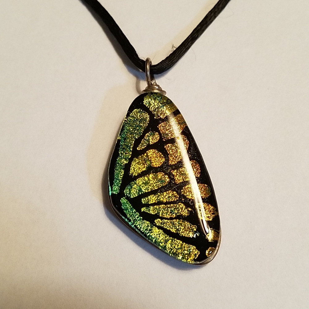 Shimmery necklace